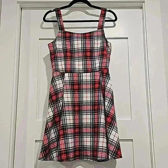 Copper Key Dresses & Skirts - Copper Key beautiful red, green, white, and navy plaid dress. Size M